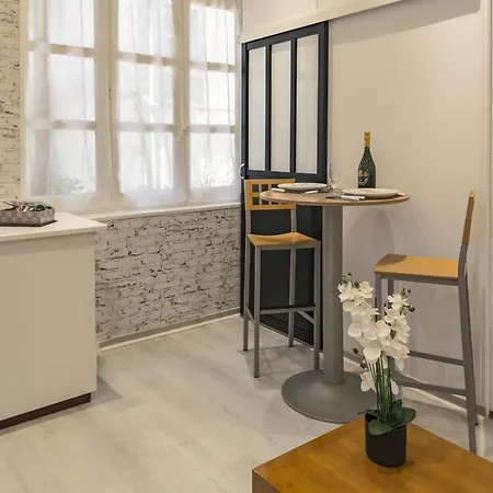 Apartment Hypercentre - Coup De Coeur - Patio Troyes